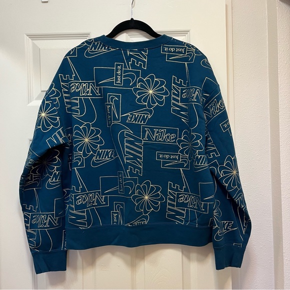 Nike icon clash fleece sweatshirt in blue with gold all-over logo print. - Picture 1 of 4